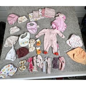 Baby Girl Accessories & Clothes Lot NB–12M Hats Bibs Bows‎ Sleeper